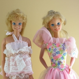 Barbie Happy Birthday, 1980 vs 1982 