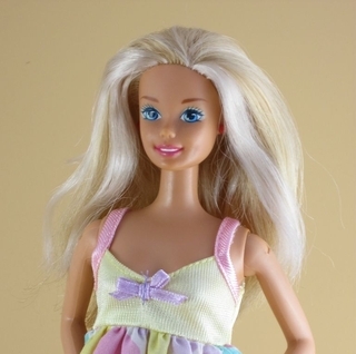 Barbie Ruffle Fun, 1994